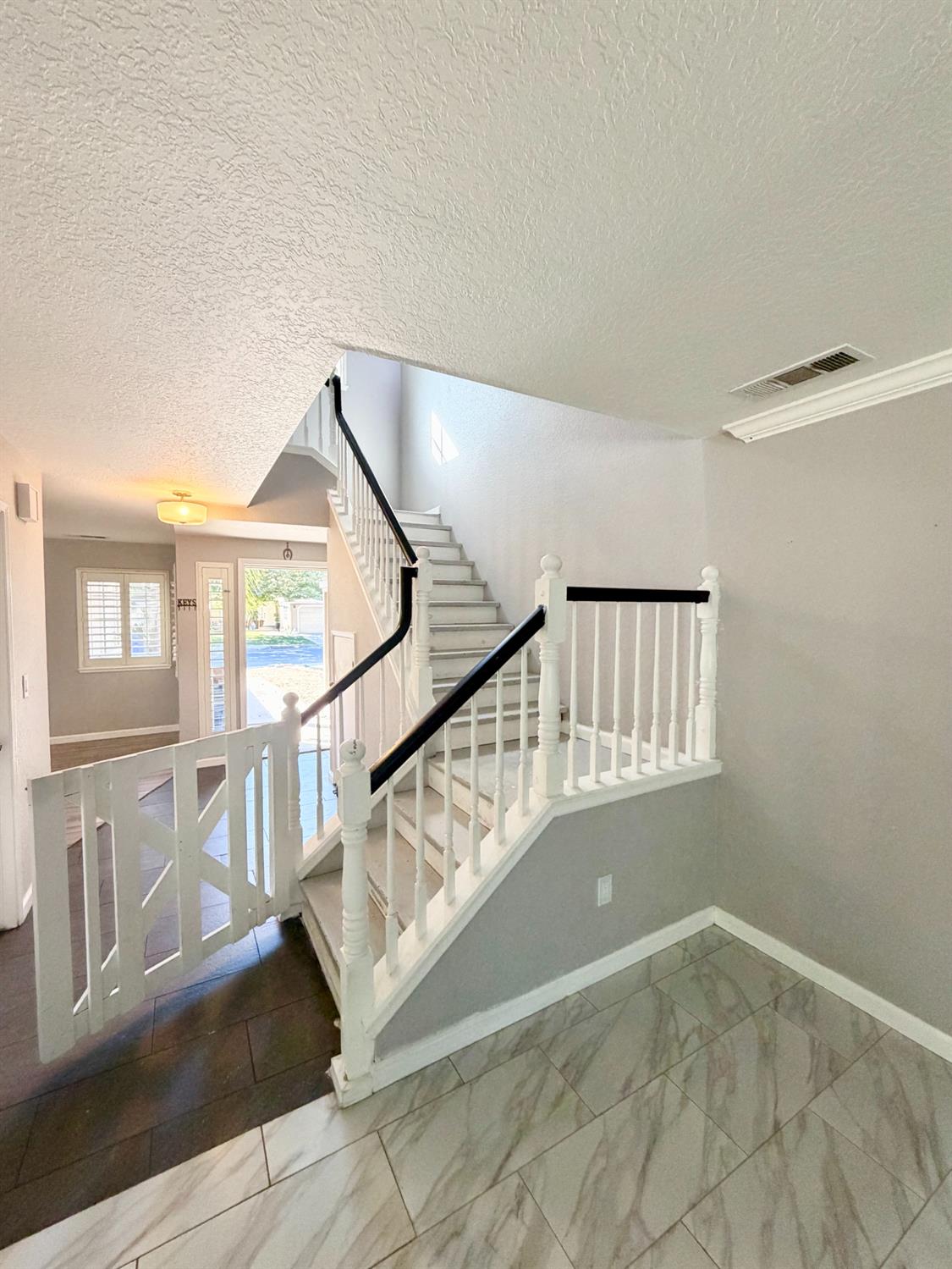 2609 Beatrice LN, Modesto, CA 95355