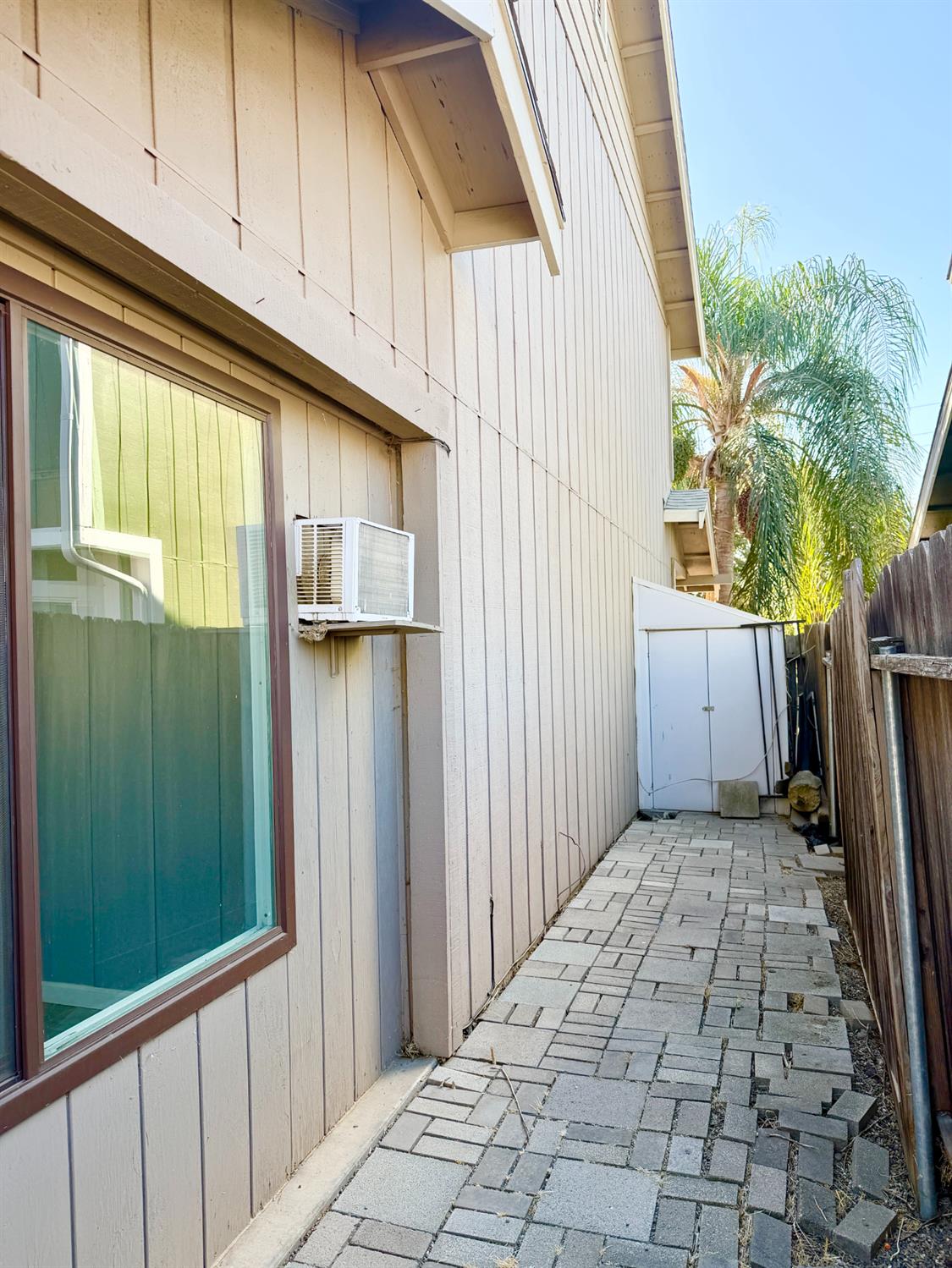 2609 Beatrice LN, Modesto, CA 95355