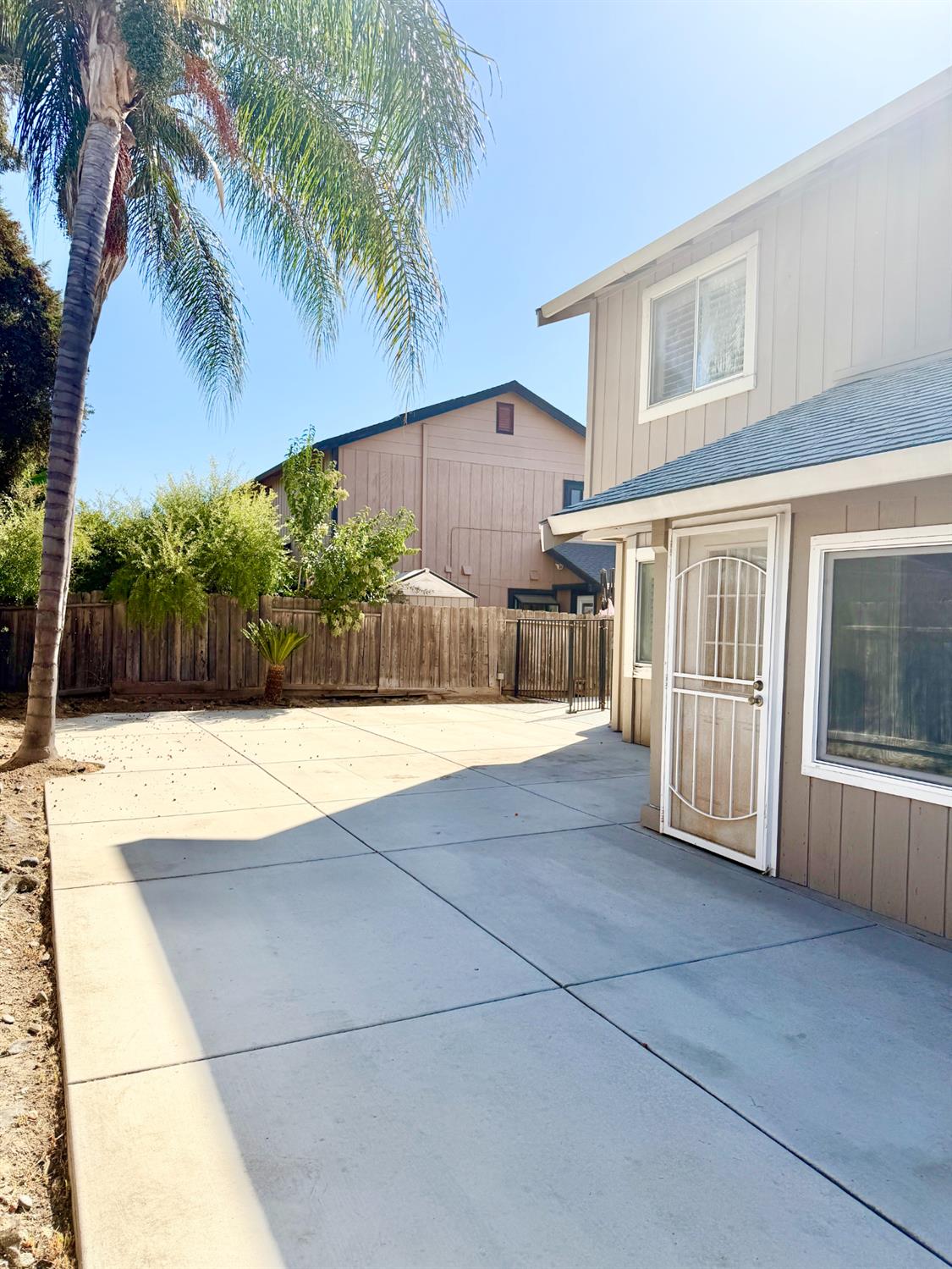 2609 Beatrice LN, Modesto, CA 95355
