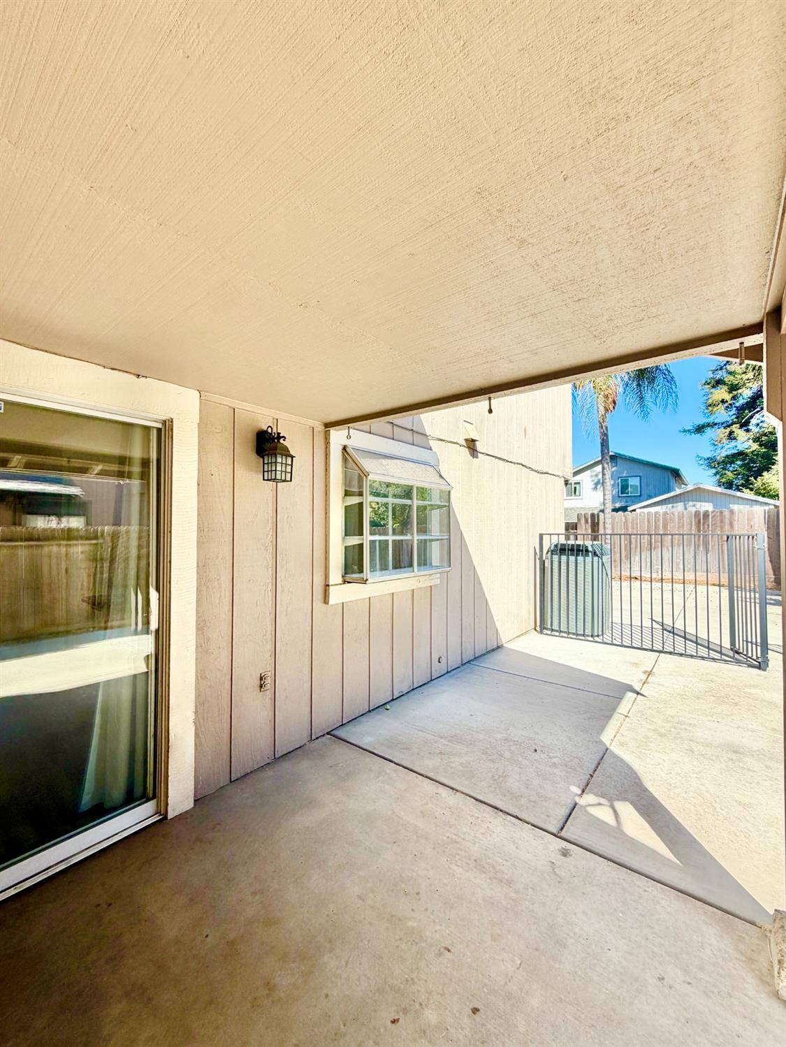 2609 Beatrice LN, Modesto, CA 95355