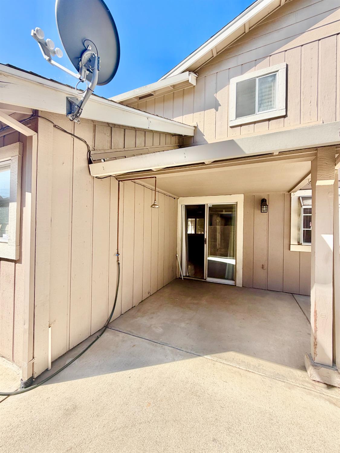 2609 Beatrice LN, Modesto, CA 95355