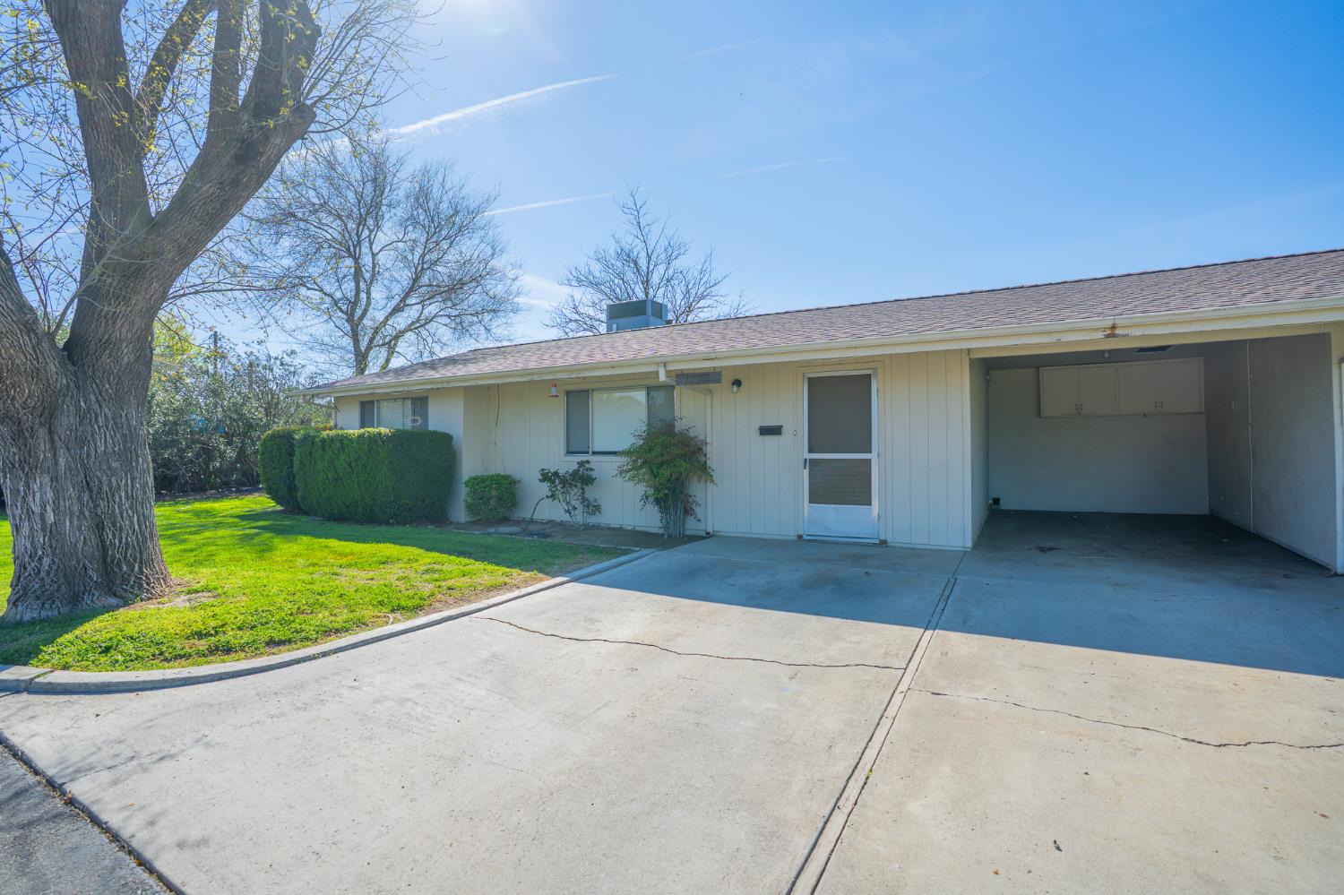 1711 E Pacheco Blvd, Los Banos, CA 93635