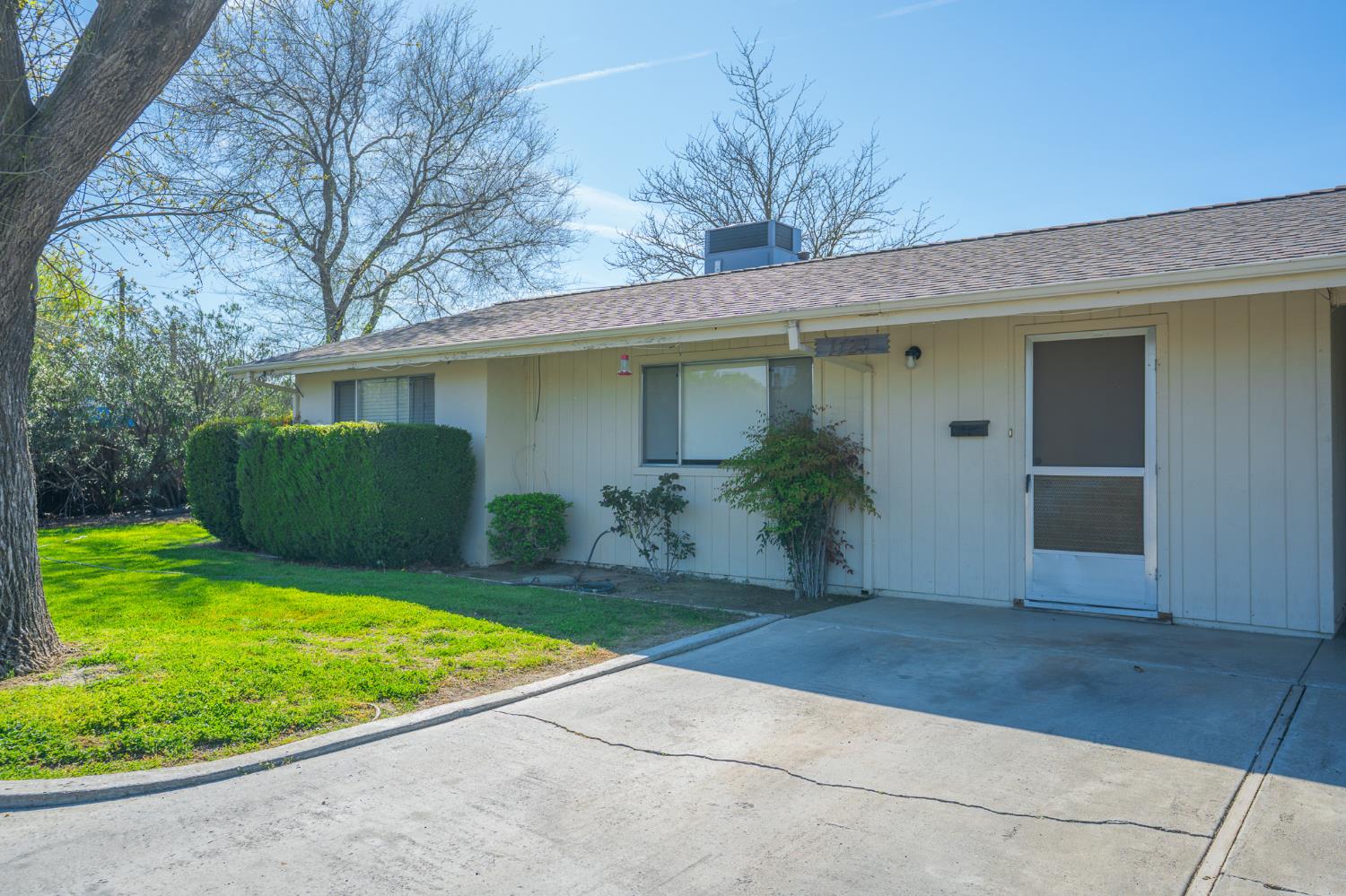 1711 E Pacheco Blvd, Los Banos, CA 93635