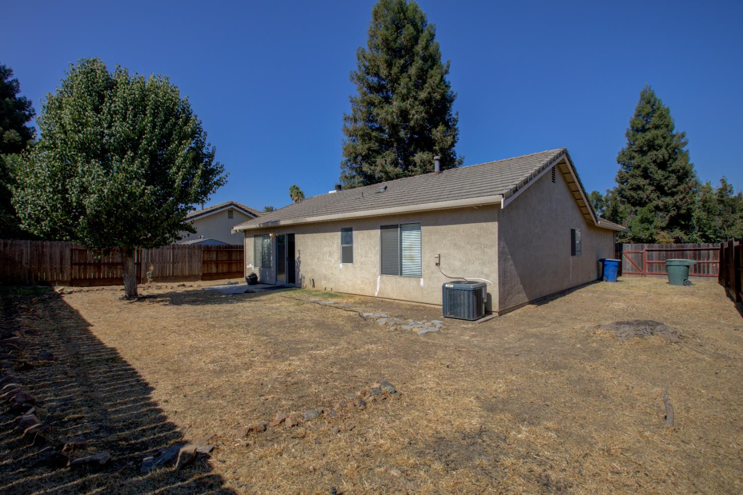 456 Buena Vista Dr, Merced, CA 95348