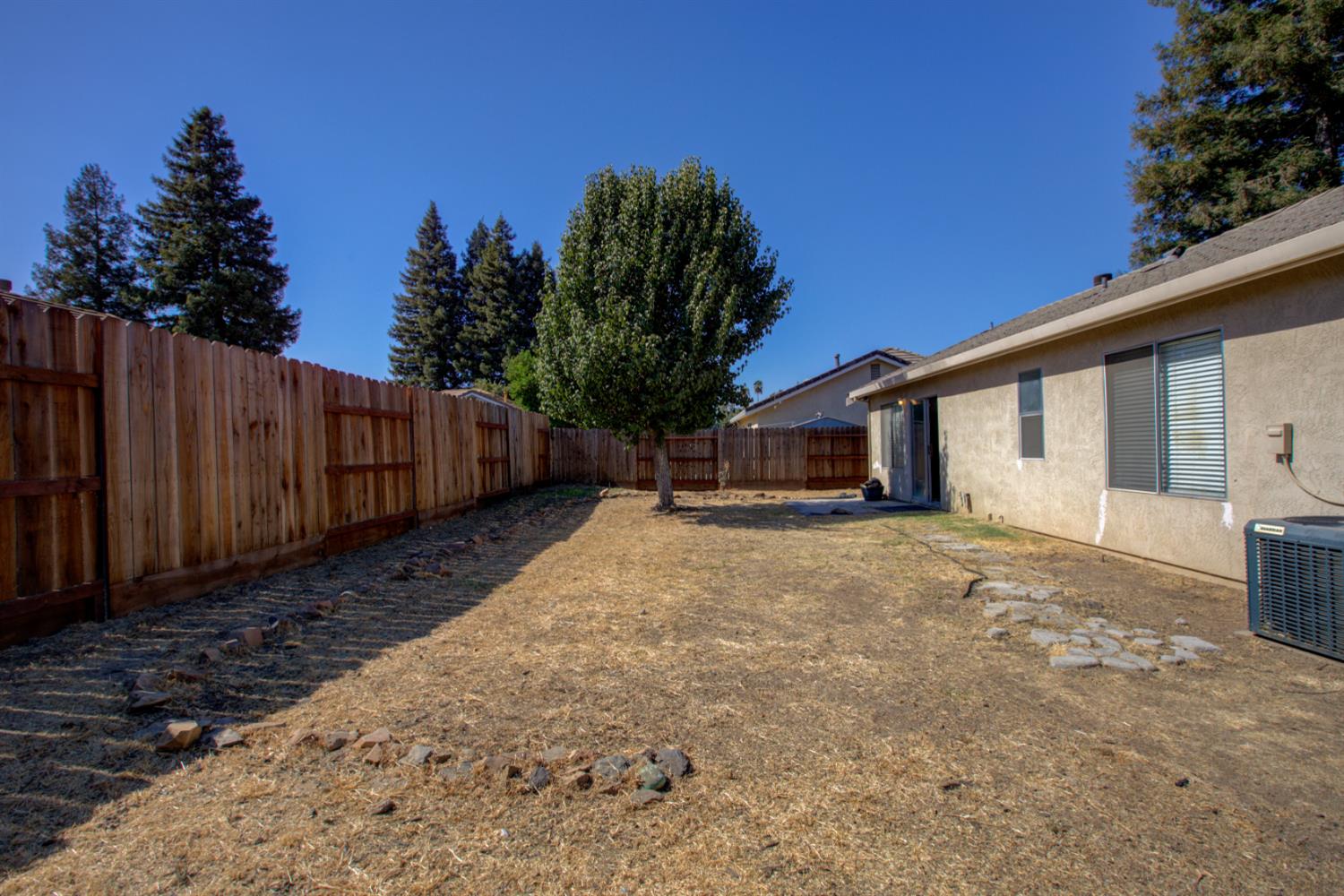 456 Buena Vista Dr, Merced, CA 95348