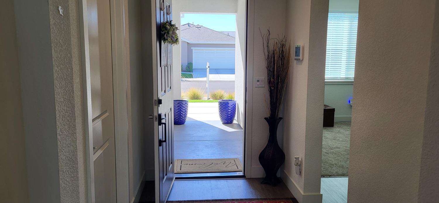 723 Heathridge St, Manteca, CA 95336