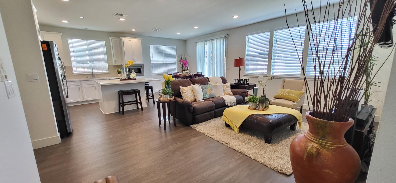 723 Heathridge St, Manteca, CA 95336