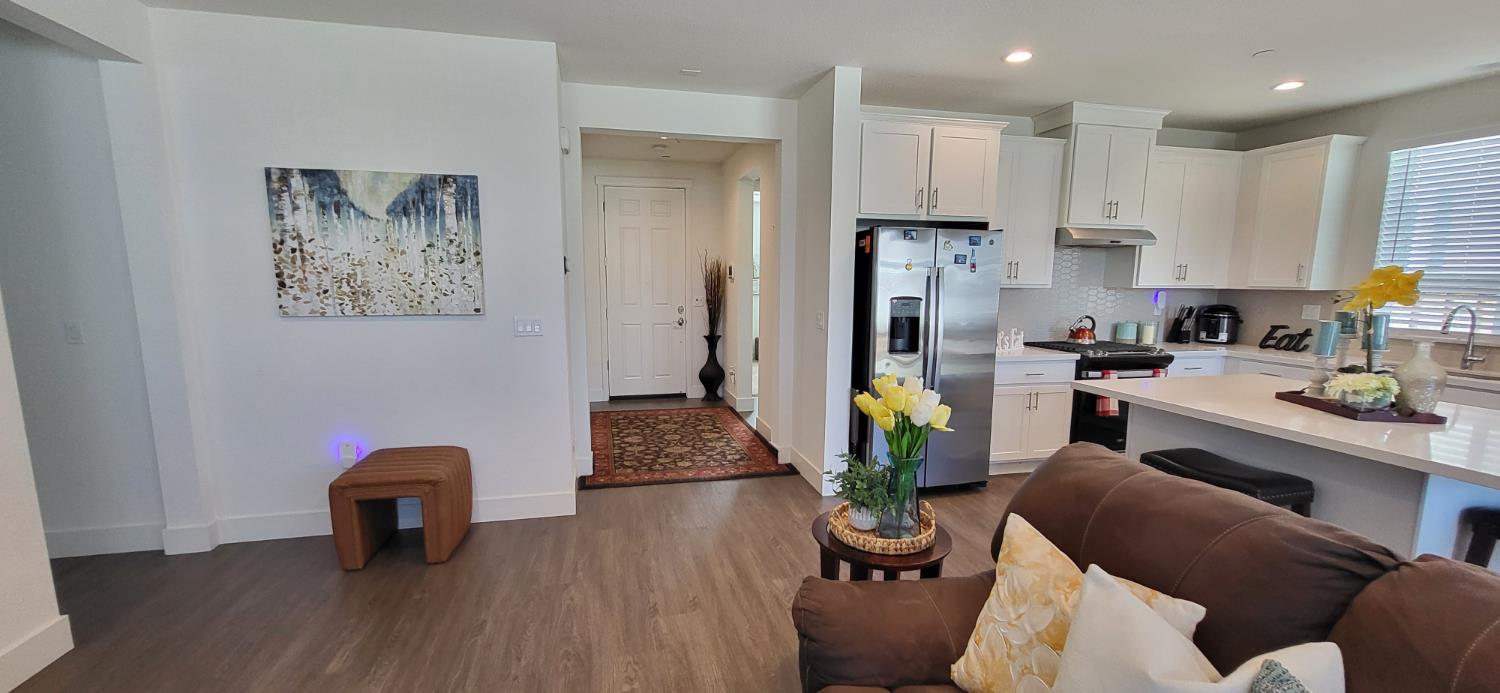 723 Heathridge St, Manteca, CA 95336