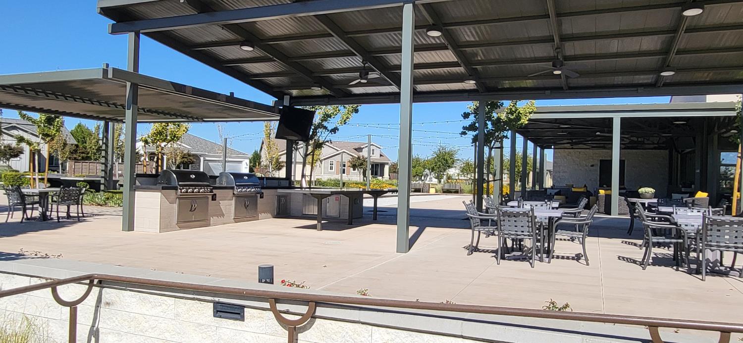 723 Heathridge St, Manteca, CA 95336