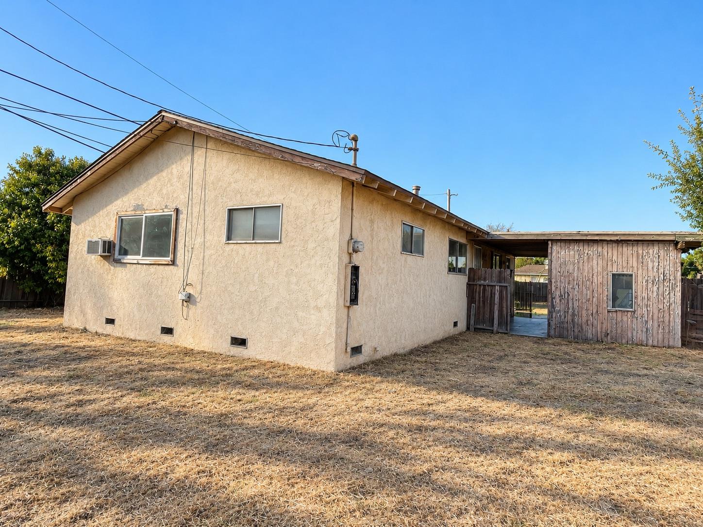 821 W Swift Ave, Fresno, CA 93705