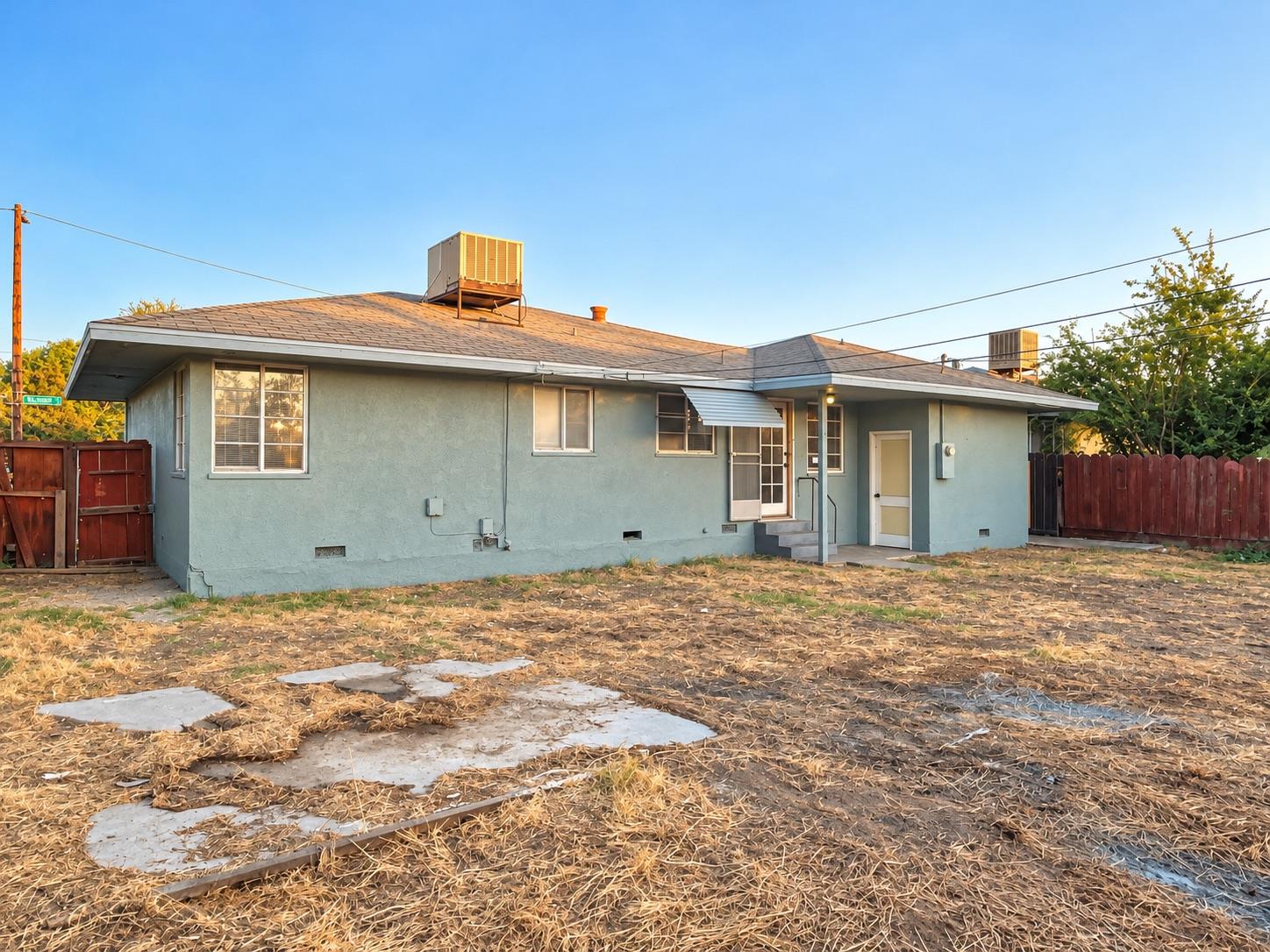 2545 N Millbrook Ave, Fresno, CA 93703