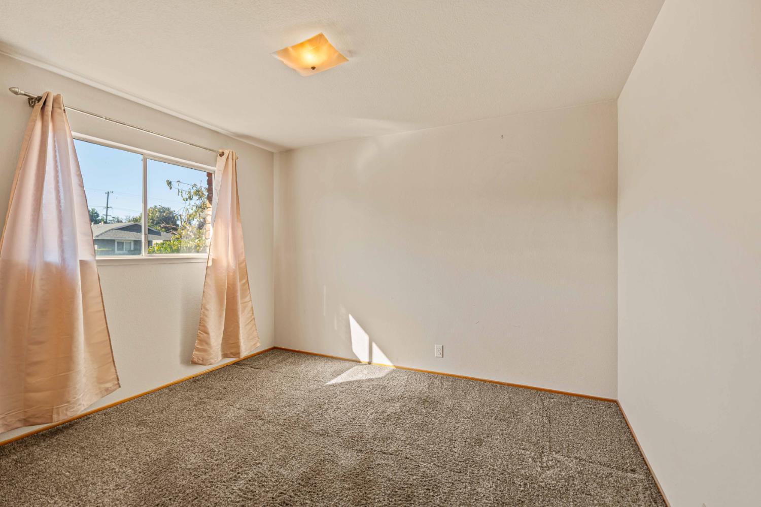 1109 Durant St, Modesto, CA 95350