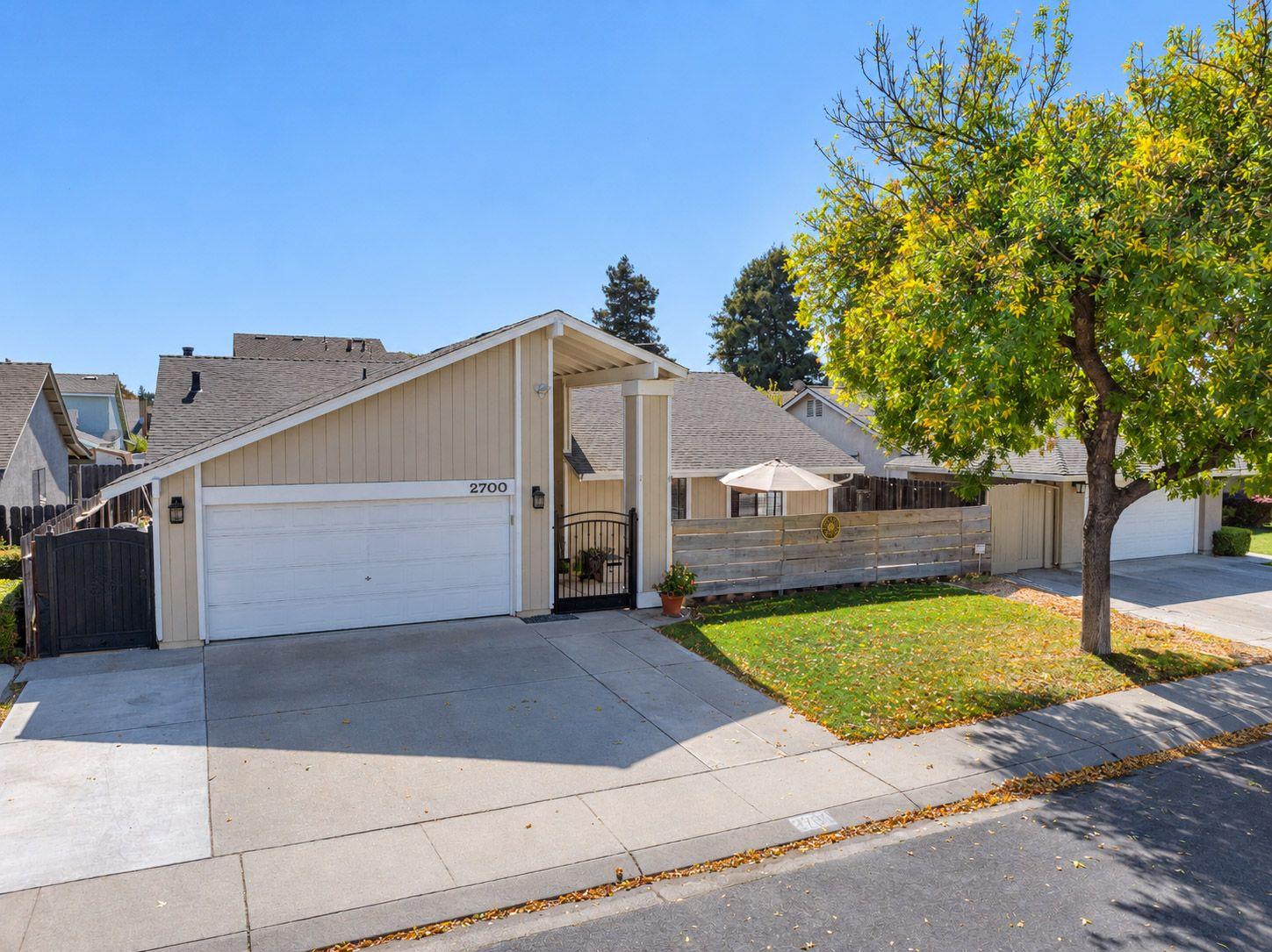 2700 Mill Oak Dr, Modesto, CA 95355