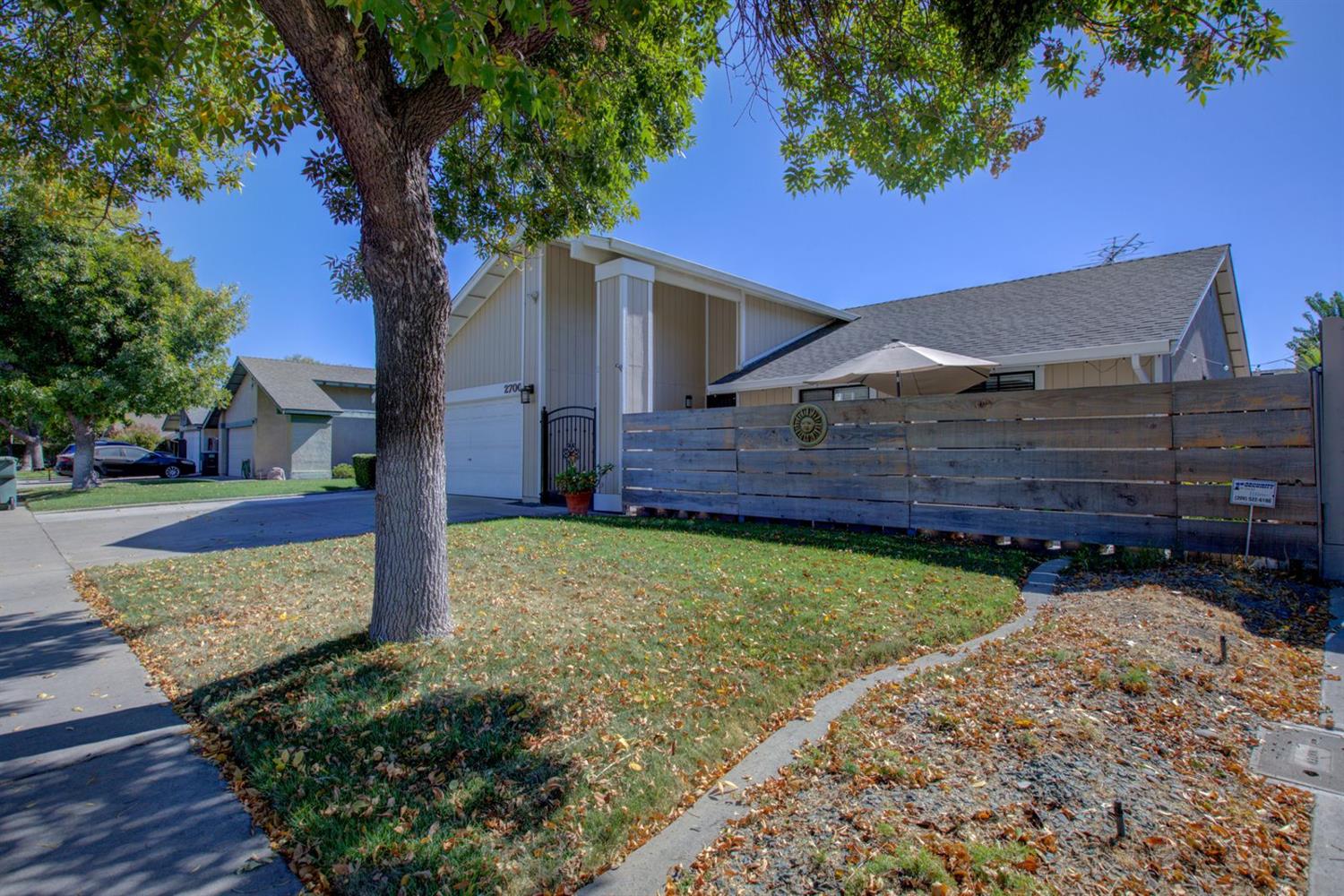 2700 Mill Oak Dr, Modesto, CA 95355