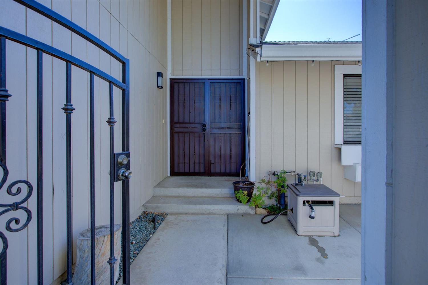 2700 Mill Oak Dr, Modesto, CA 95355