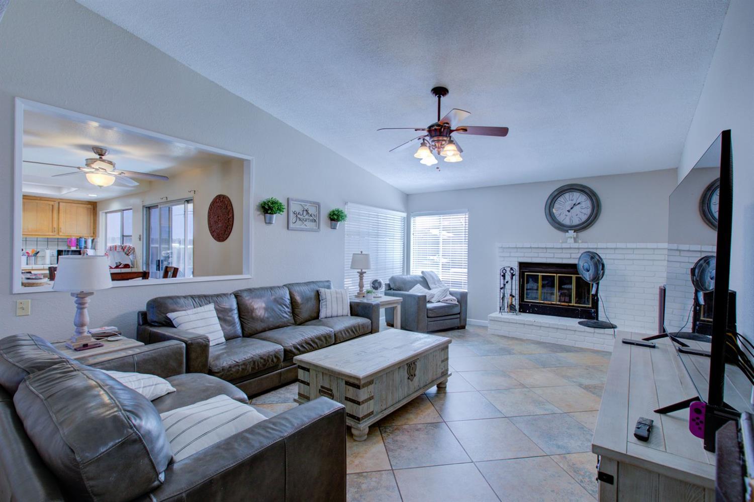 2700 Mill Oak Dr, Modesto, CA 95355