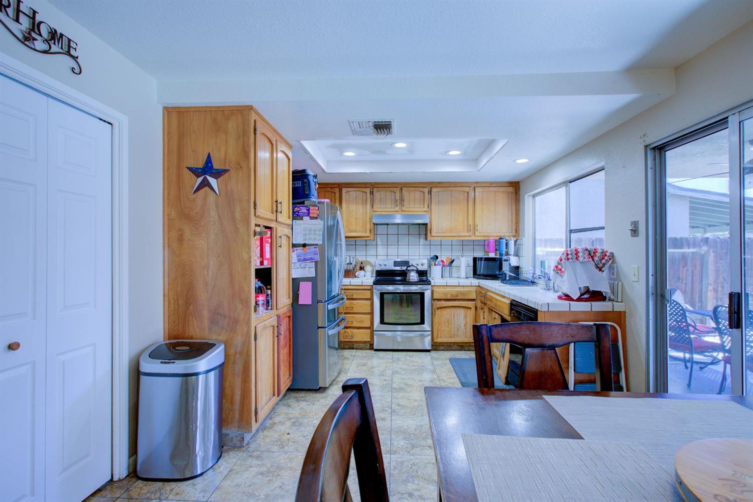 2700 Mill Oak Dr, Modesto, CA 95355