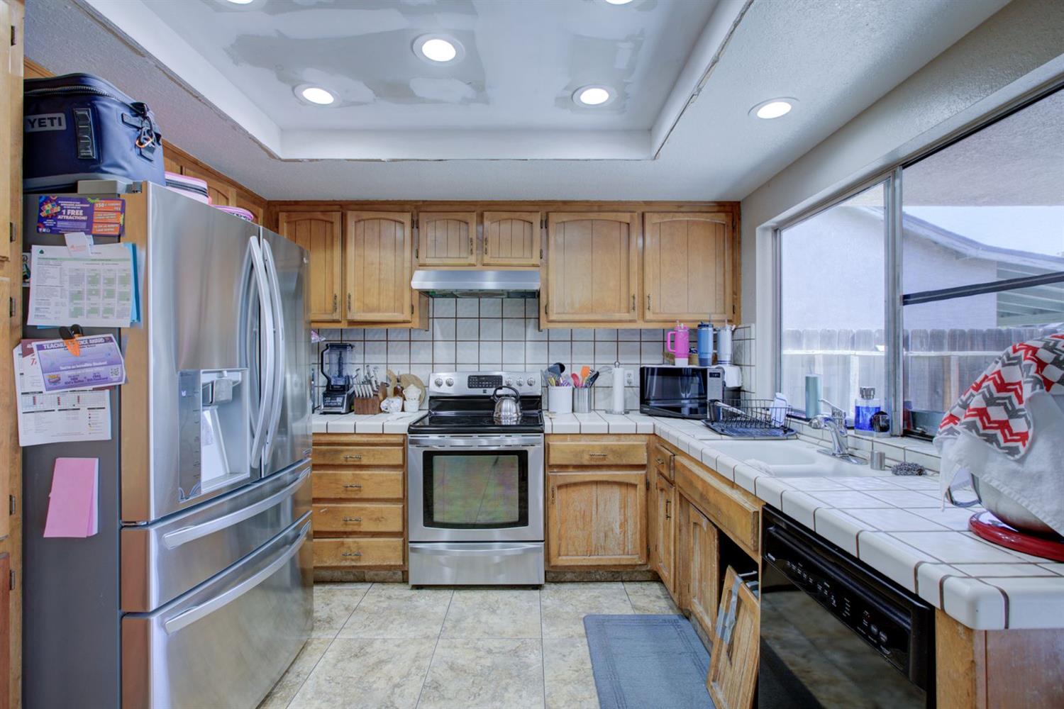 2700 Mill Oak Dr, Modesto, CA 95355