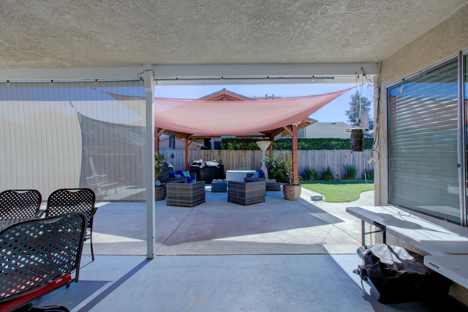 2700 Mill Oak Dr, Modesto, CA 95355