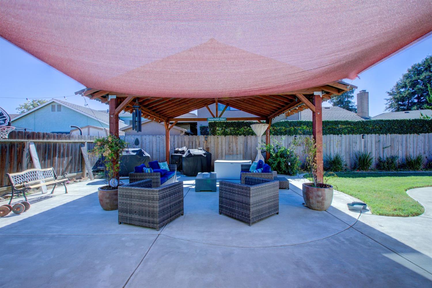 2700 Mill Oak Dr, Modesto, CA 95355