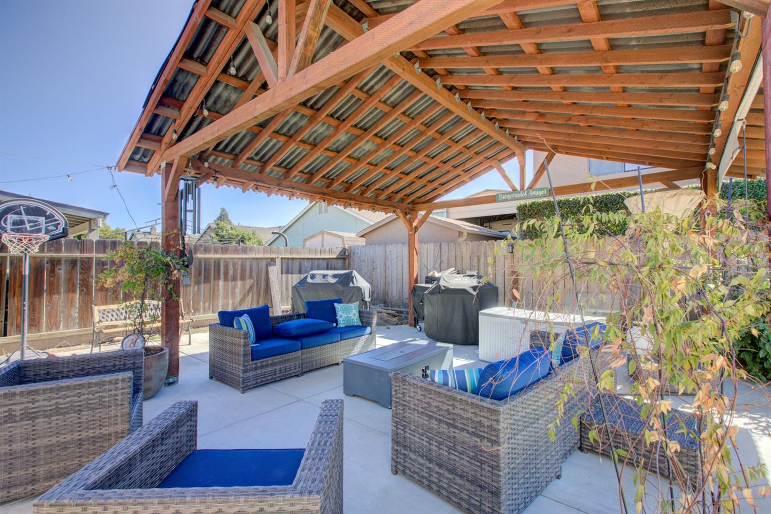 2700 Mill Oak Dr, Modesto, CA 95355