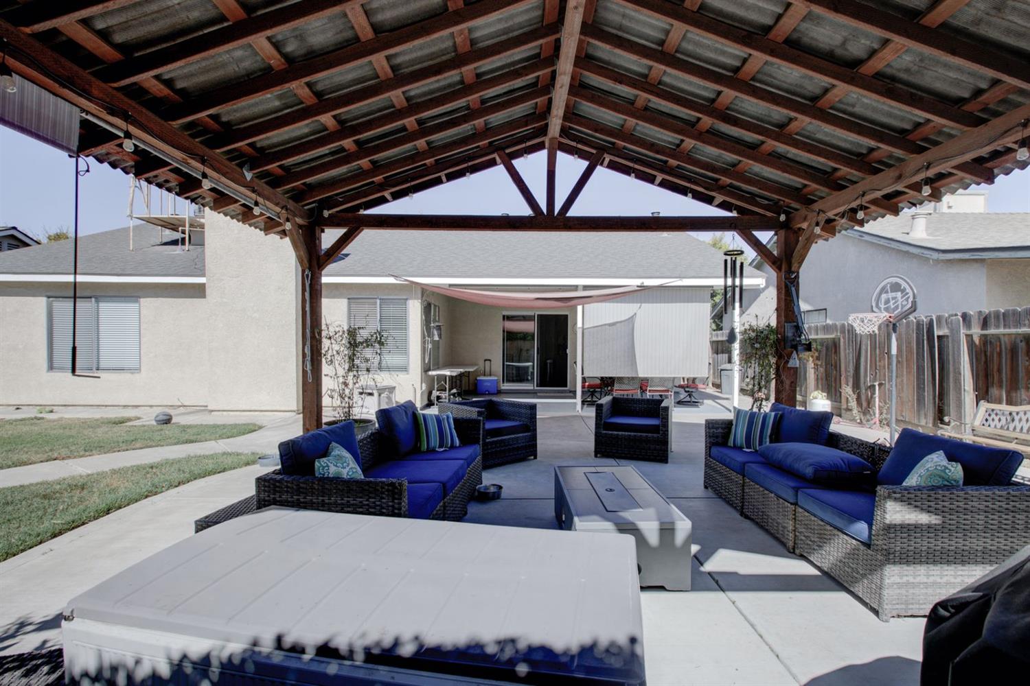 2700 Mill Oak Dr, Modesto, CA 95355