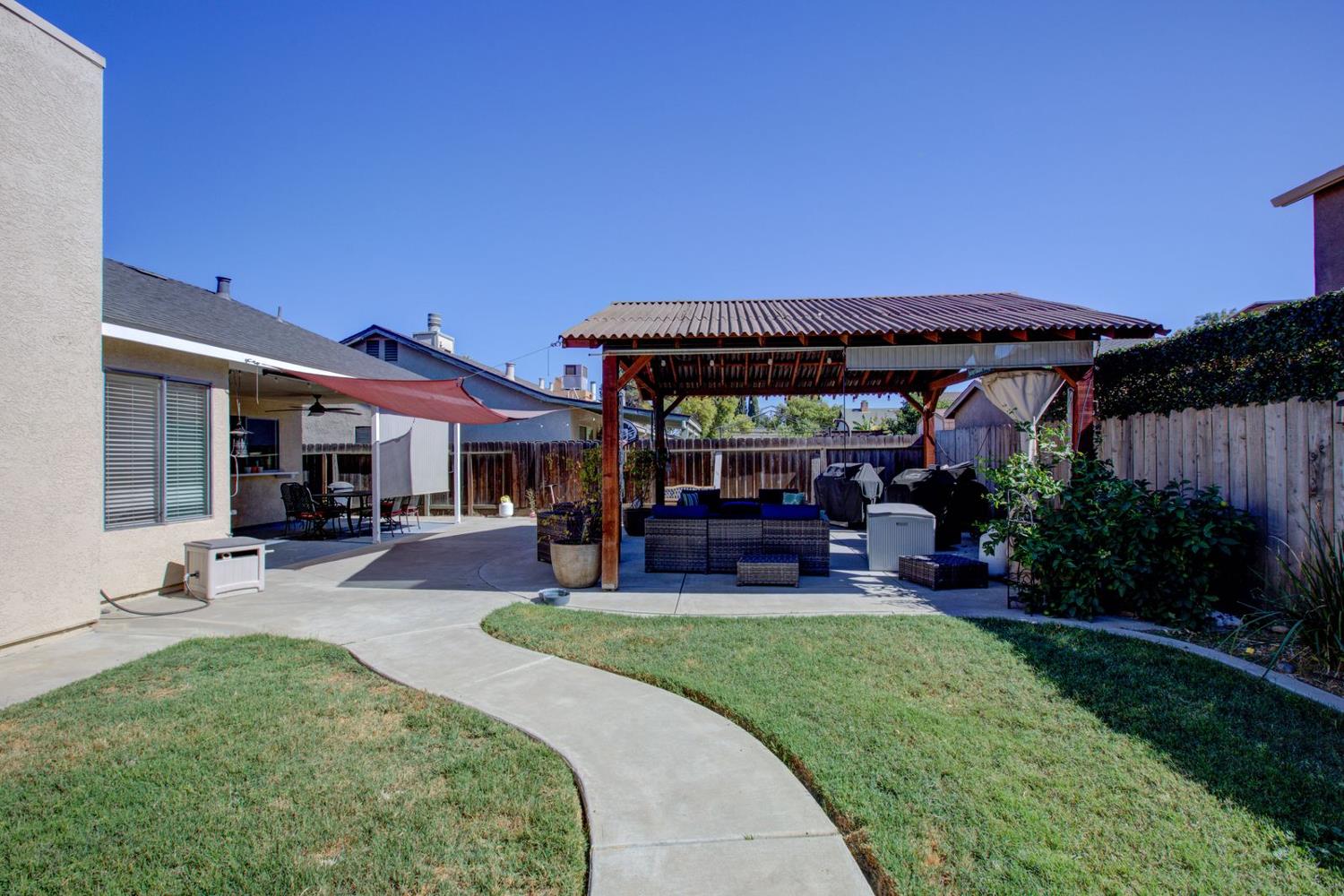 2700 Mill Oak Dr, Modesto, CA 95355