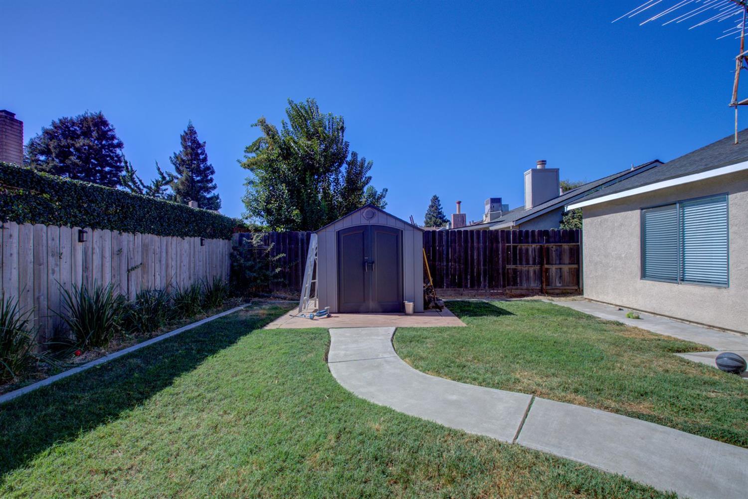 2700 Mill Oak Dr, Modesto, CA 95355