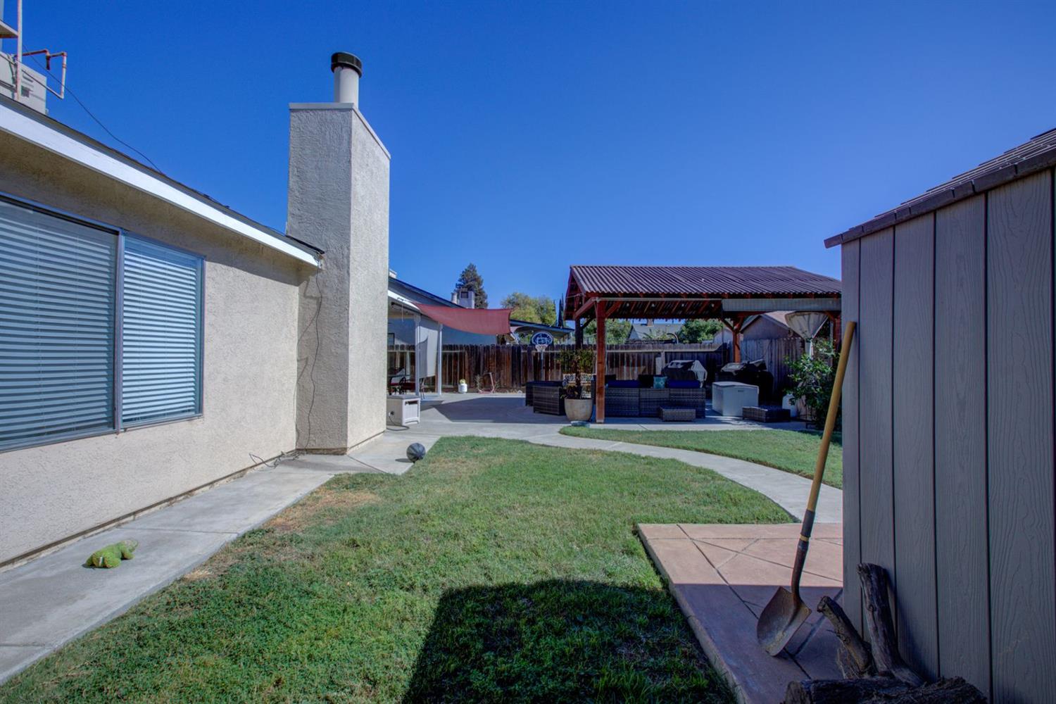 2700 Mill Oak Dr, Modesto, CA 95355