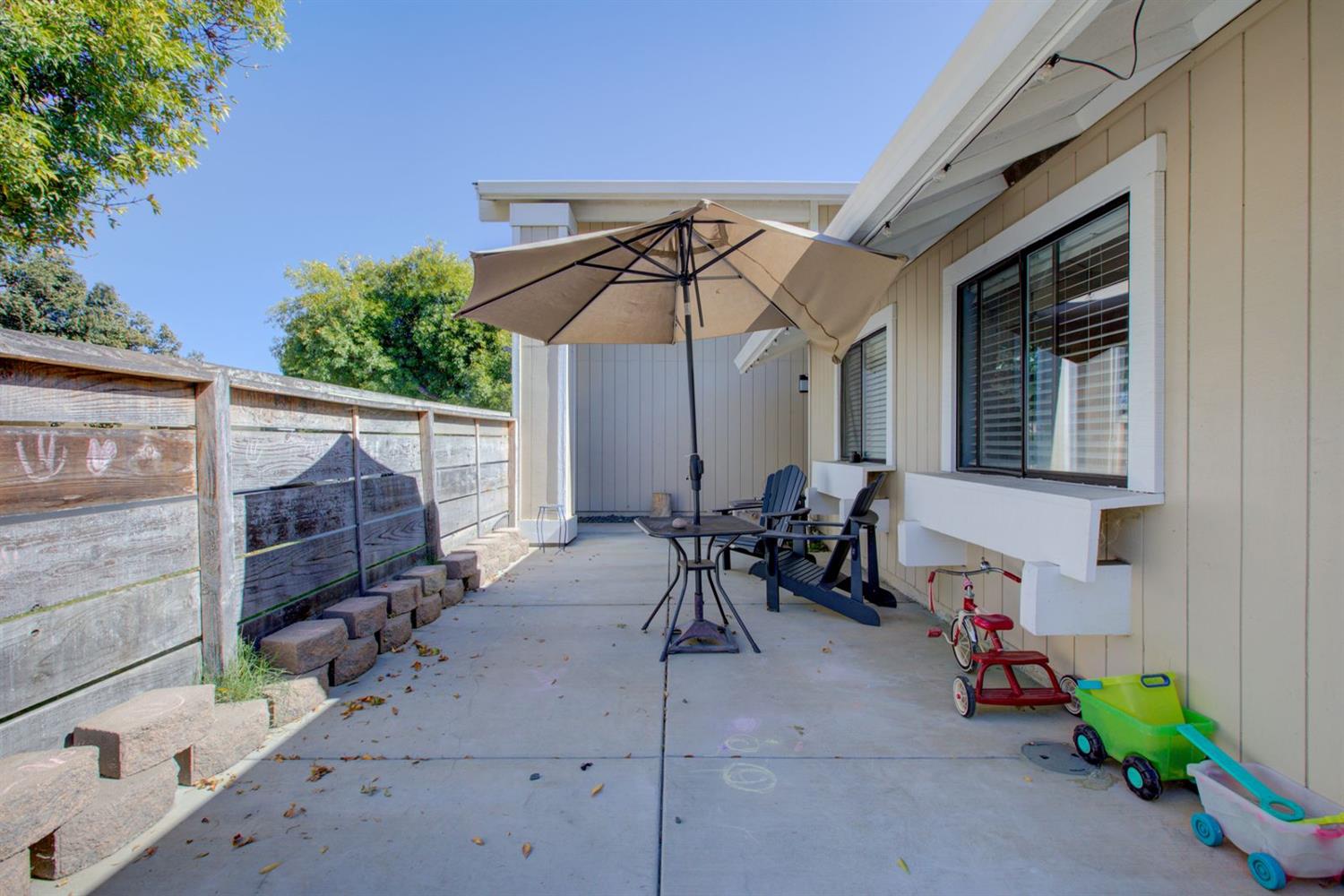 2700 Mill Oak Dr, Modesto, CA 95355