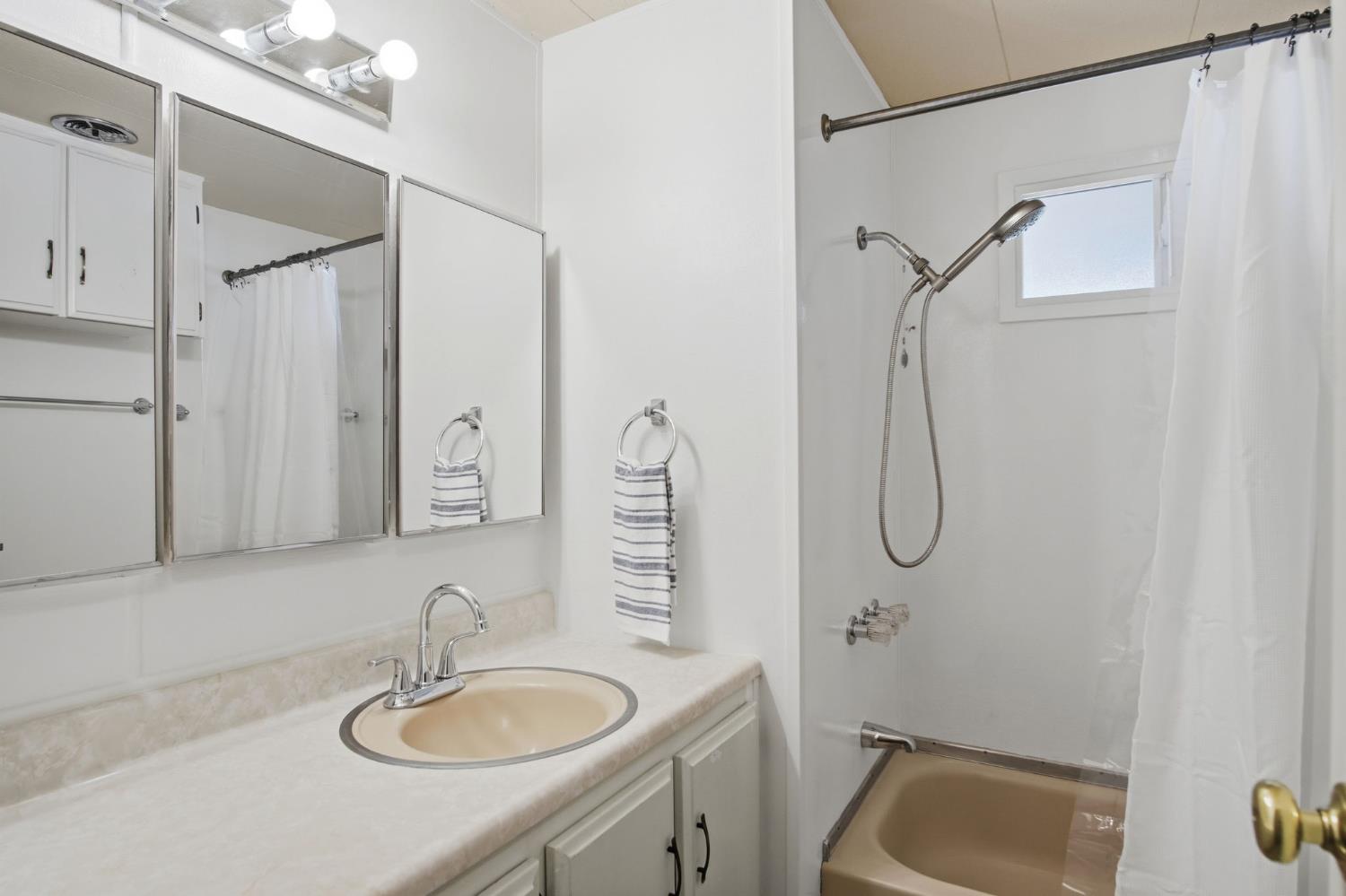 4125 McHenry Ave #21, Modesto, CA 95356