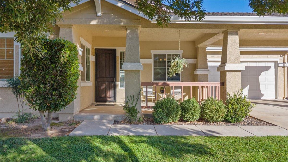 723 Almondcrest Ct, Oakdale, CA 95361