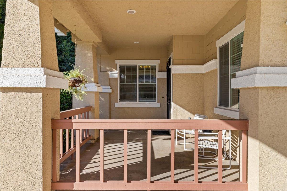 723 Almondcrest Ct, Oakdale, CA 95361