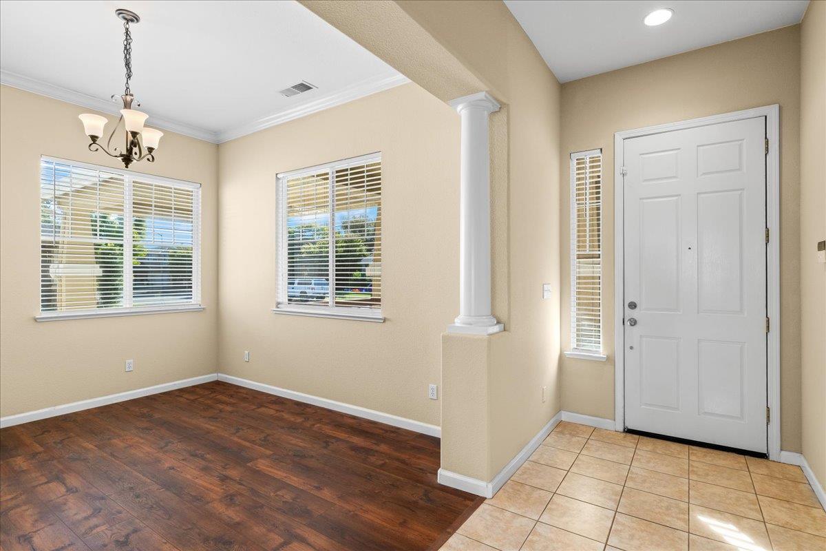 723 Almondcrest Ct, Oakdale, CA 95361