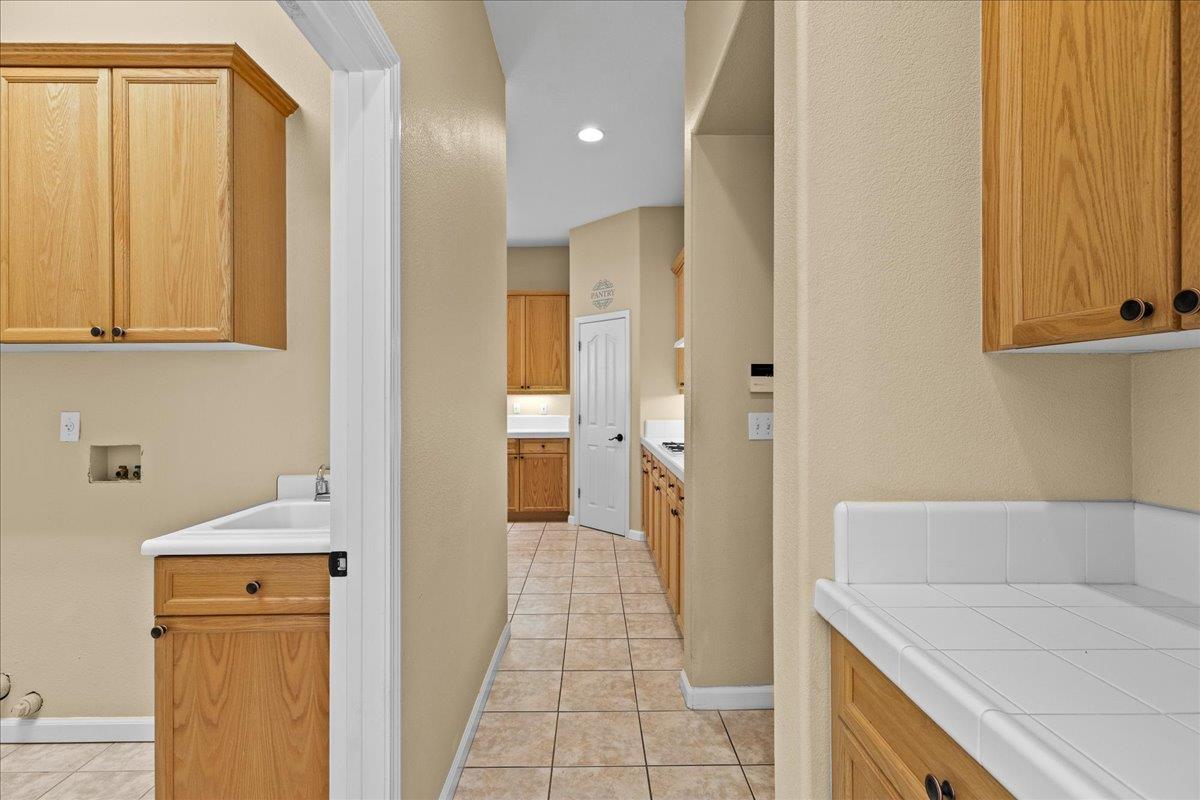 723 Almondcrest Ct, Oakdale, CA 95361