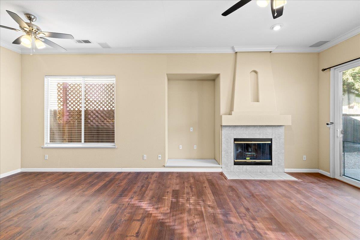 723 Almondcrest Ct, Oakdale, CA 95361