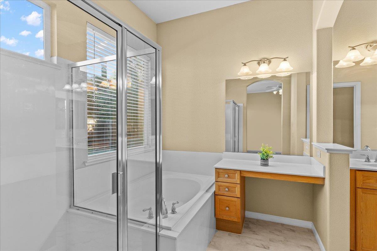 723 Almondcrest Ct, Oakdale, CA 95361