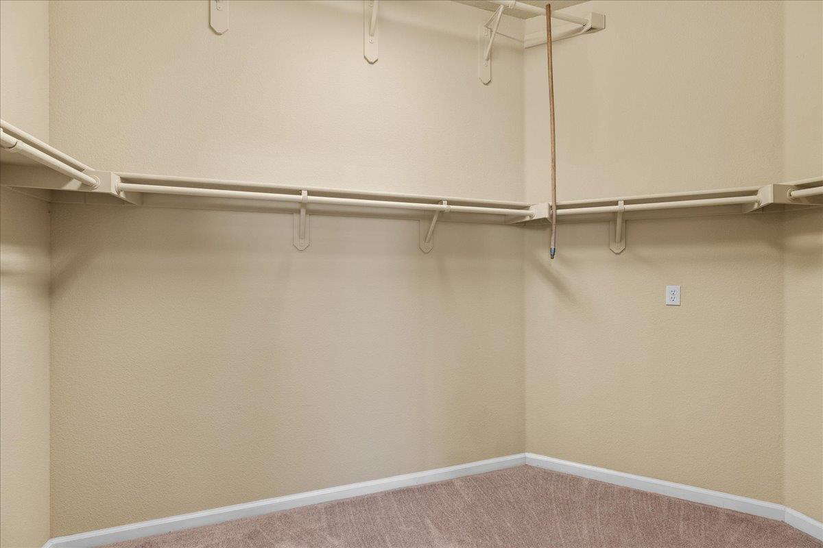 723 Almondcrest Ct, Oakdale, CA 95361