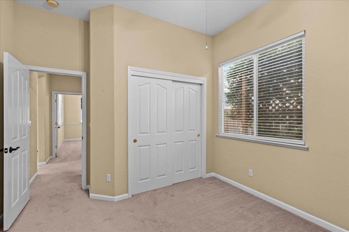 723 Almondcrest Ct, Oakdale, CA 95361