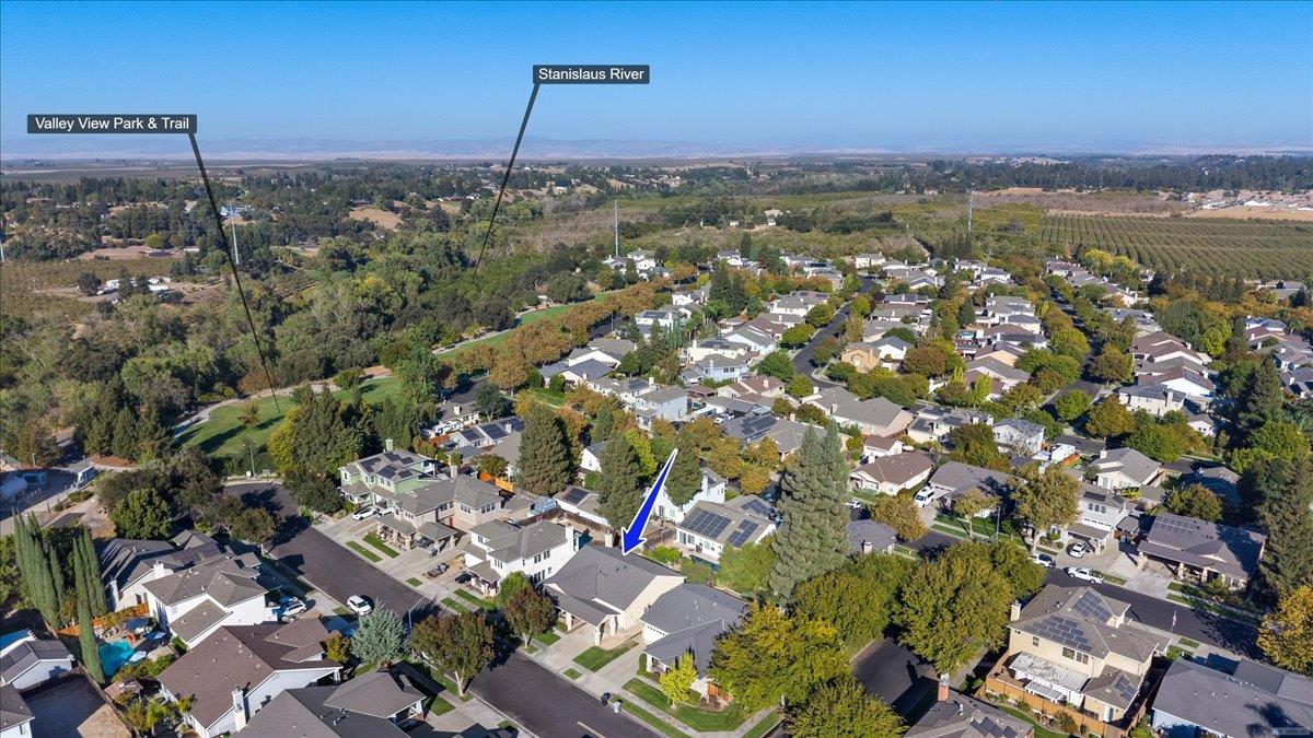 723 Almondcrest Ct, Oakdale, CA 95361
