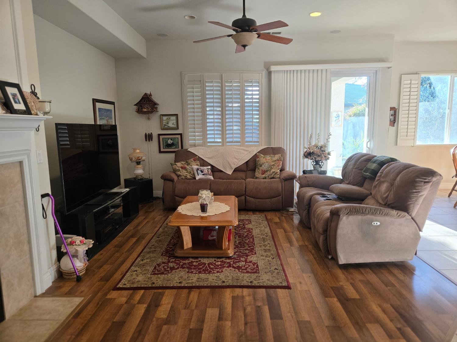 2489 Pepper Tree Ln, Manteca, CA 95336