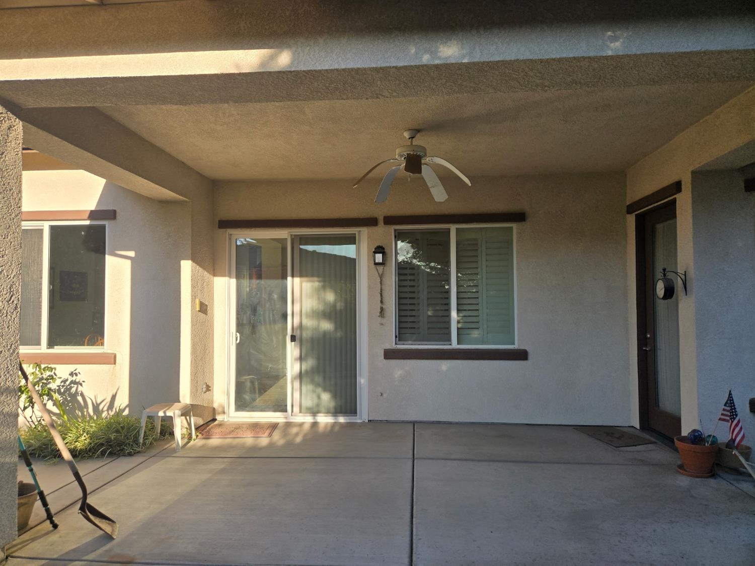 2489 Pepper Tree Ln, Manteca, CA 95336