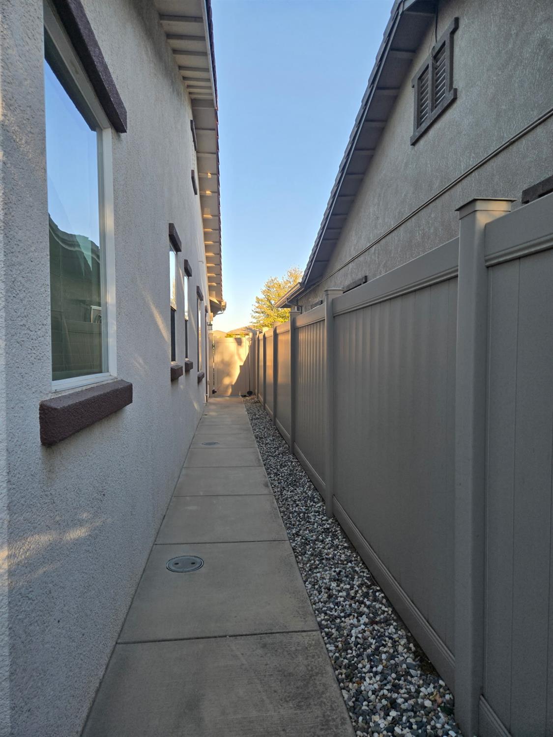 2489 Pepper Tree Ln, Manteca, CA 95336