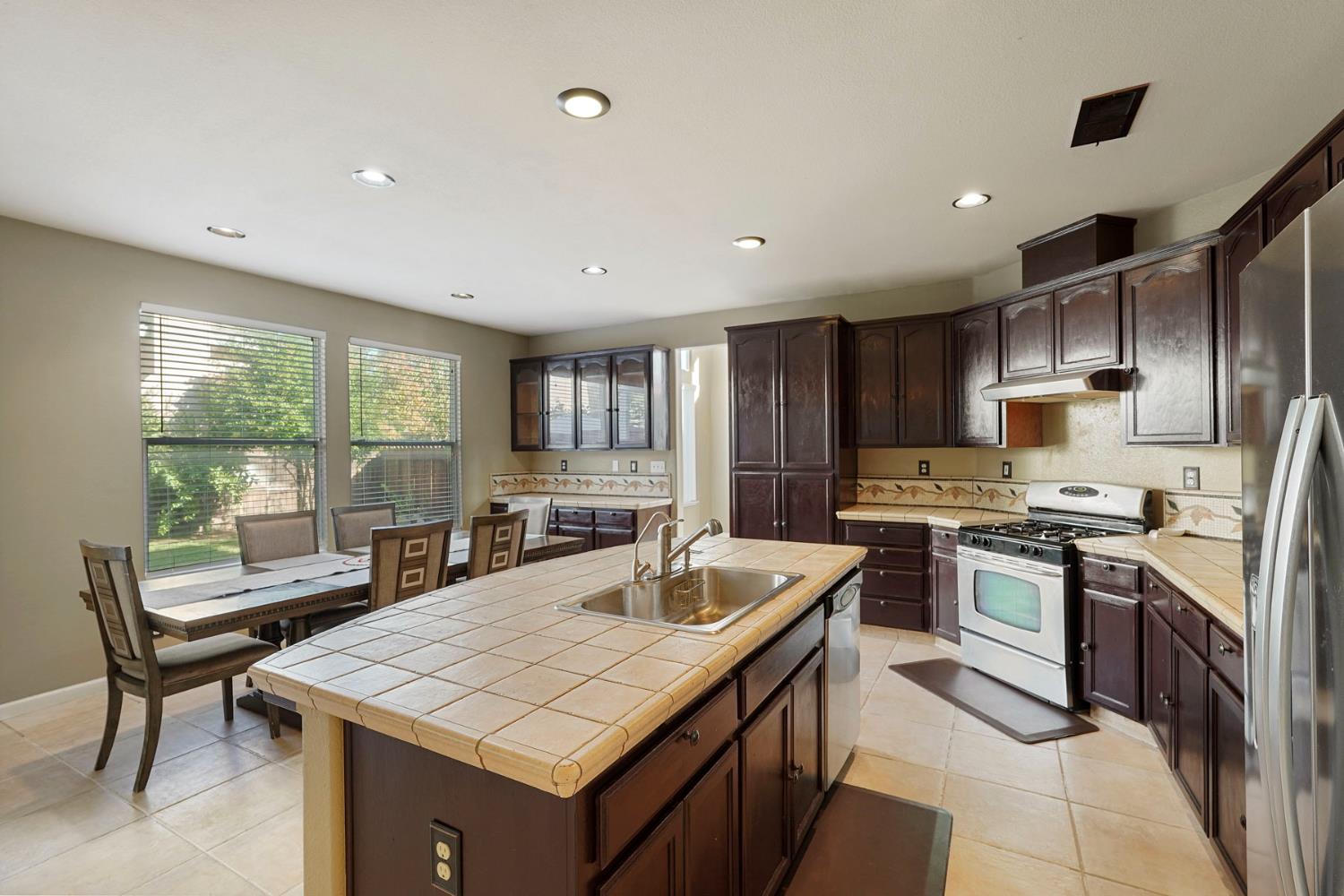 4100 Eastern Ave, Modesto, CA 95356