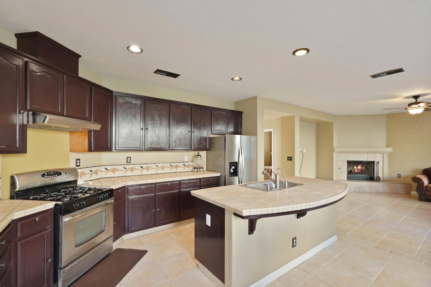 4100 Eastern Ave, Modesto, CA 95356