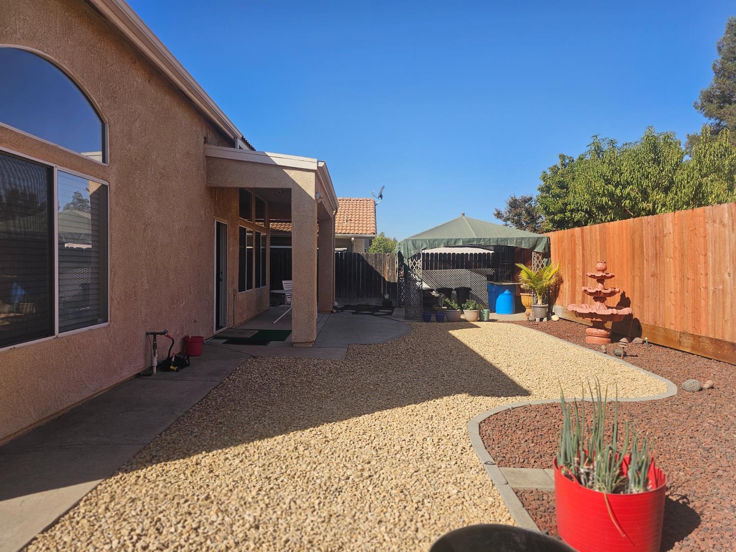 2335 Judith Way, Madera, CA 93637
