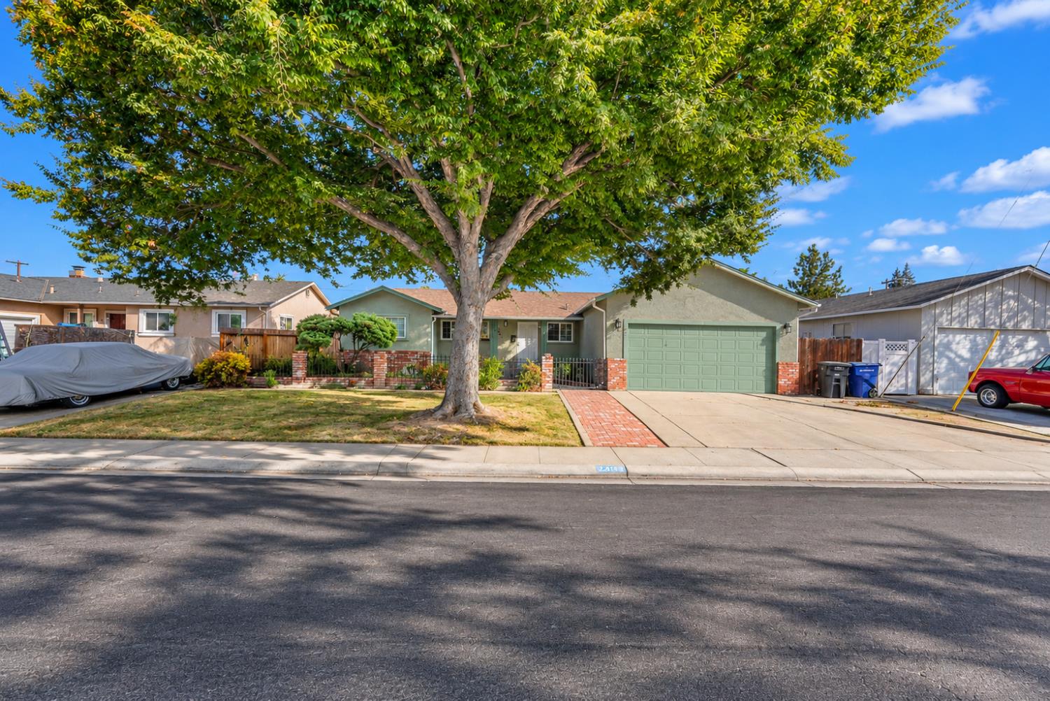 2404 Codding Dr, Modesto, CA 95350