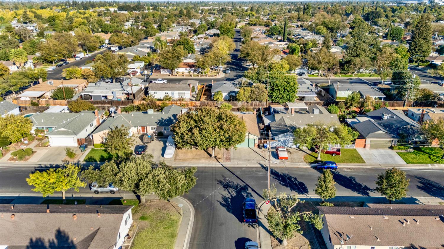 2404 Codding Dr, Modesto, CA 95350