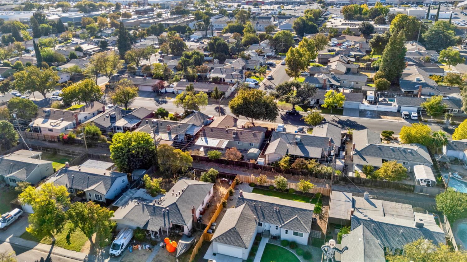 2404 Codding Dr, Modesto, CA 95350