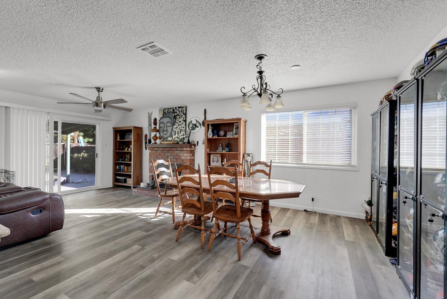 2404 Codding Dr, Modesto, CA 95350